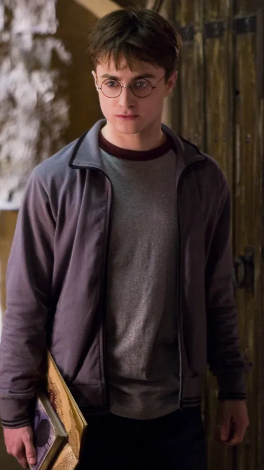 ai character: Harry Potter  background