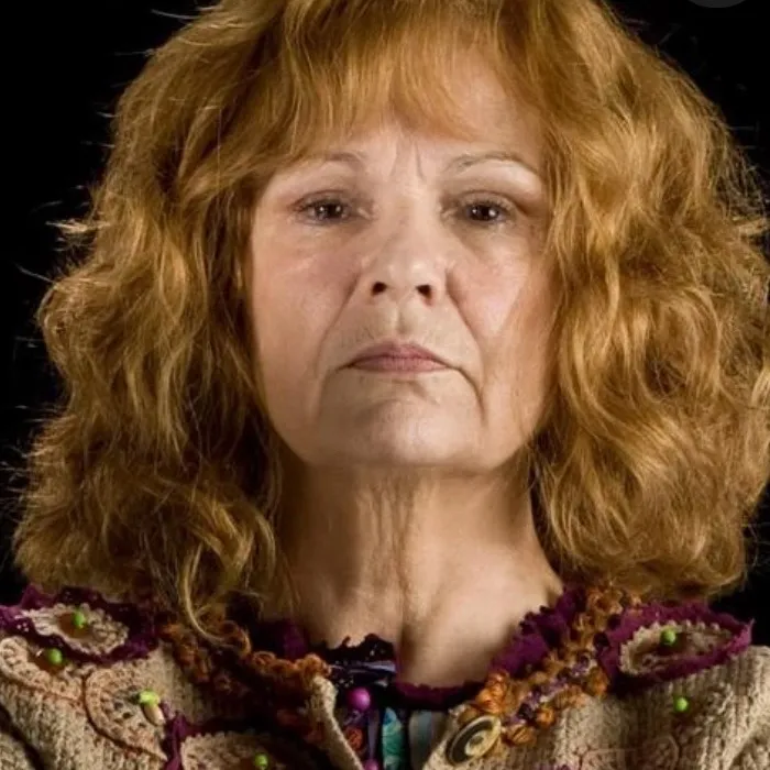chat with ai character: Molly Weasley 