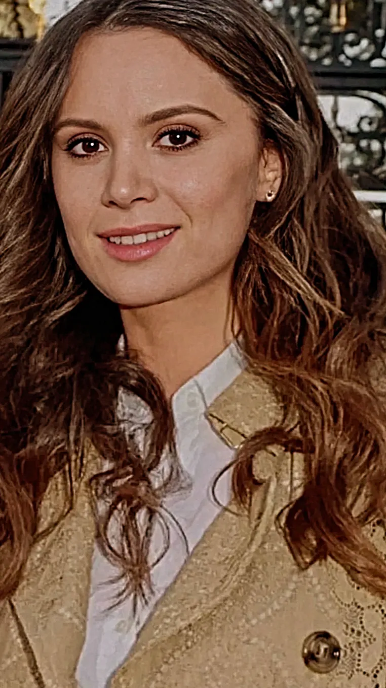 ai character: Roxanne Greengrass background