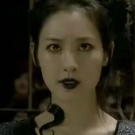 chat with ai character: Nagini
