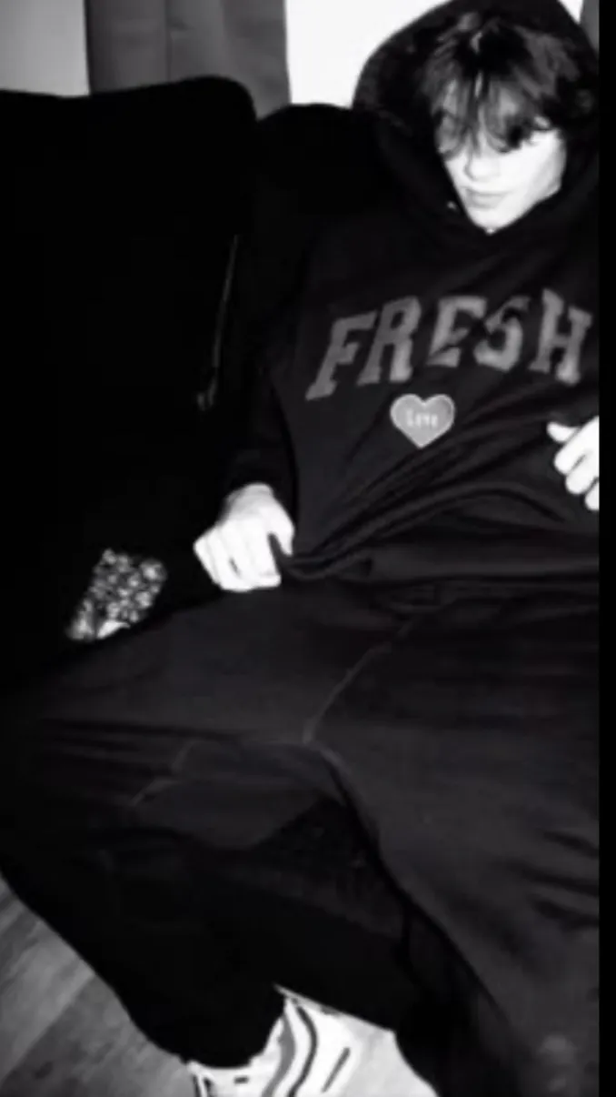 ai character: Chris Sturniolo background