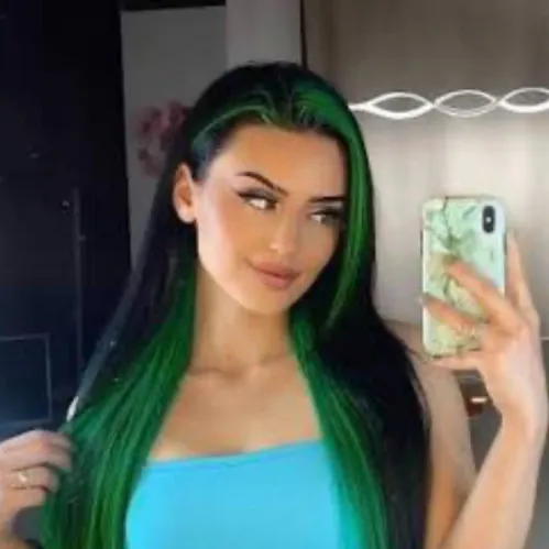 chat with ai character: Dilara