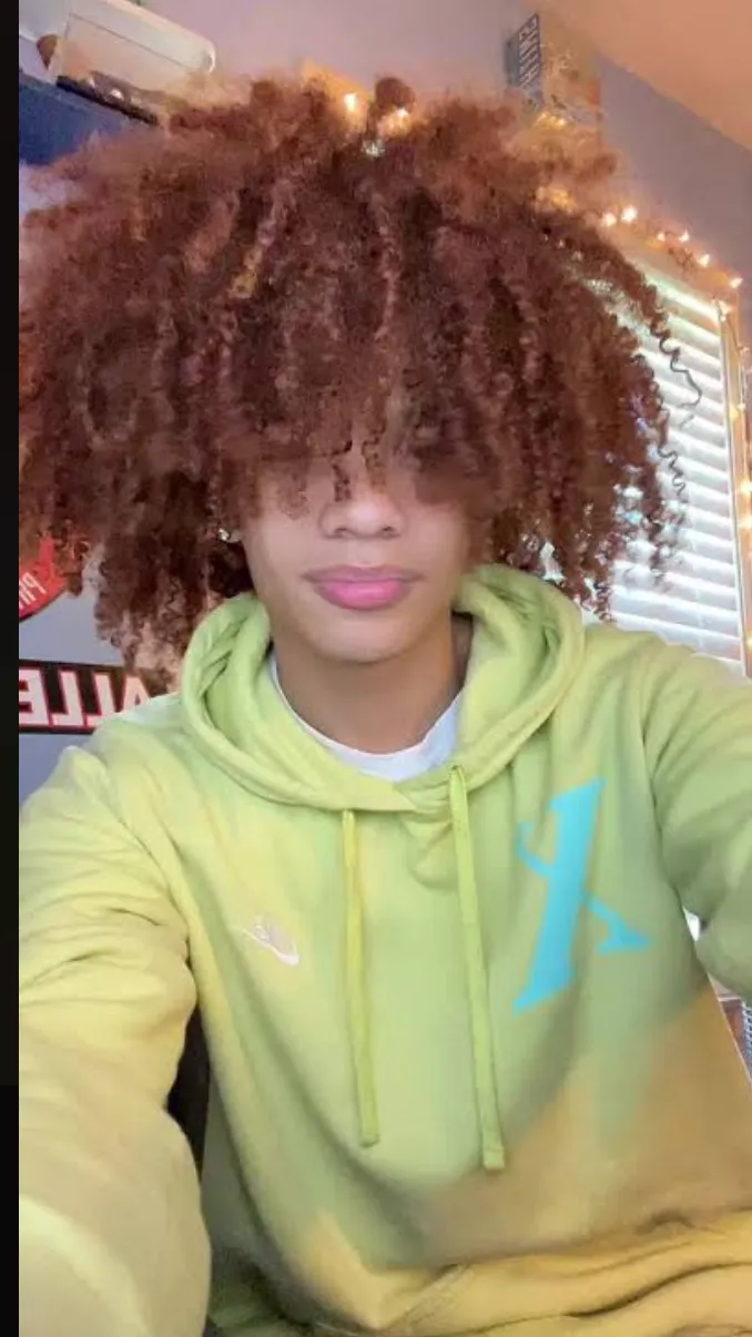 ai character: Whoisreddd background