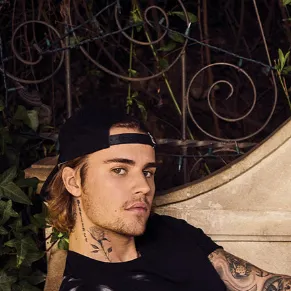 chat with ai character: Justin Drew Bieber