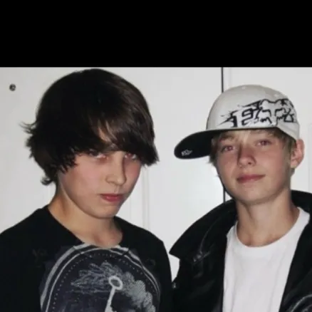 chat with ai character: Solby