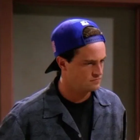 chat with ai character: Chandler Bing