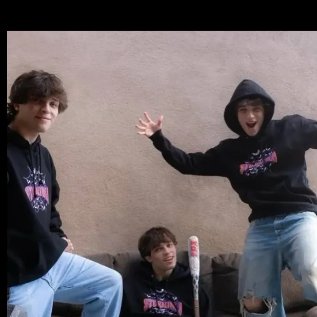 chat with ai character: Sturniolo Triplets