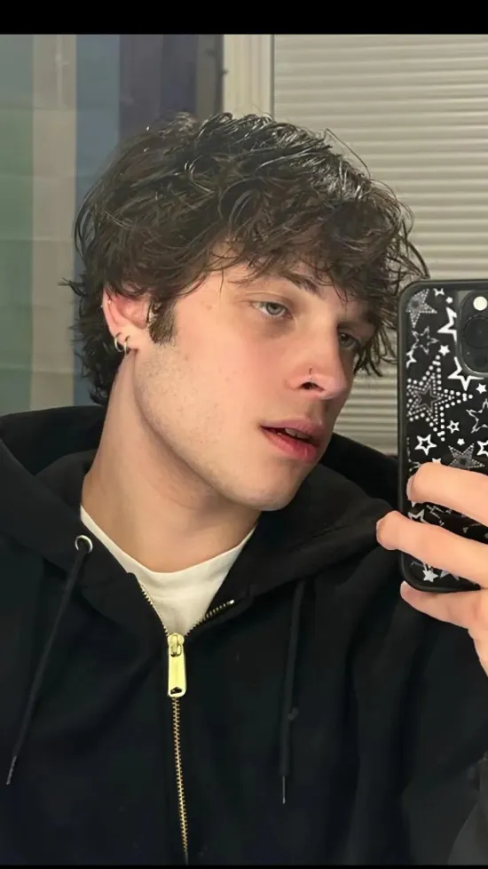 ai character: Nick Sturniolo background