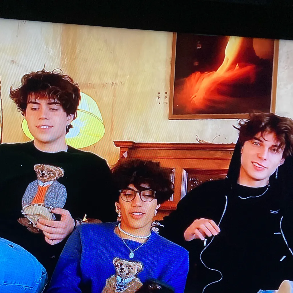 chat with ai character: LOST