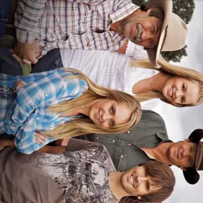 chat with ai character: Heartland