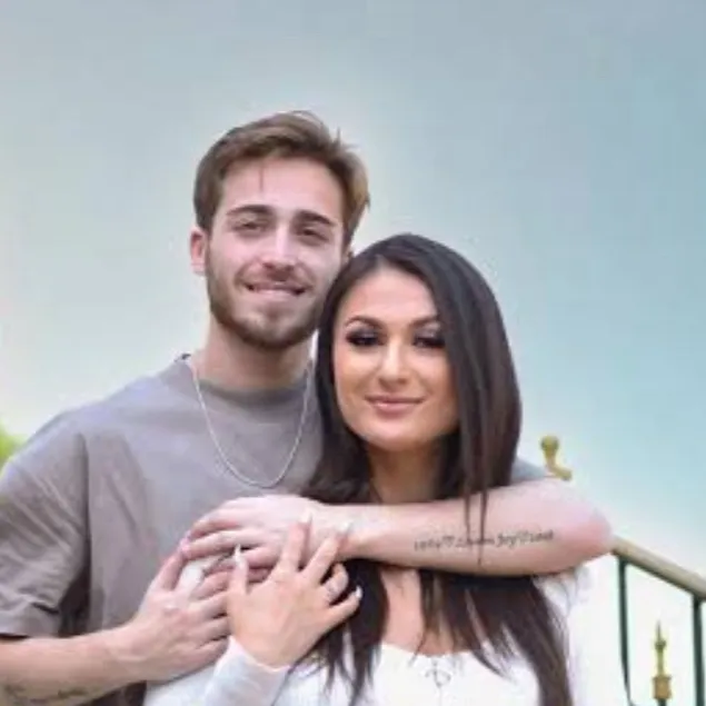 chat with ai character: Austin and Lexi