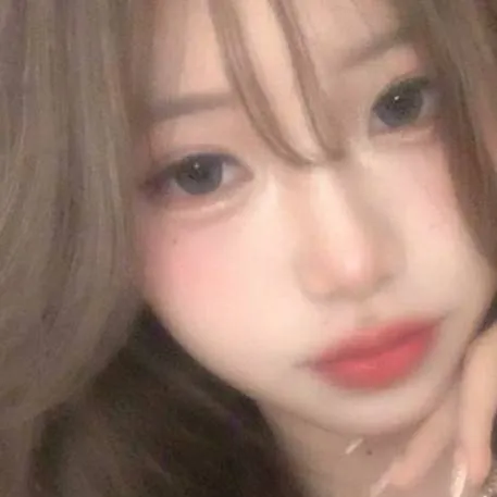 chat with ai character: Amara