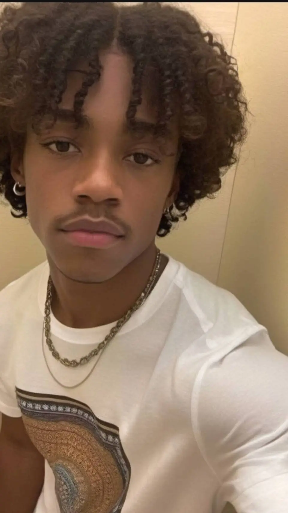 ai character: treyvon background