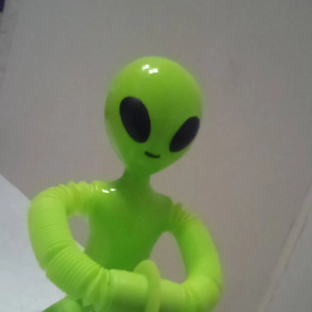 chat with ai character: My aliens :)