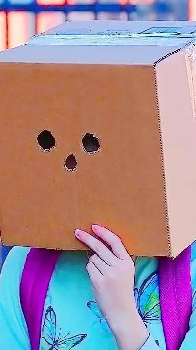 ai character: Won't show face background
