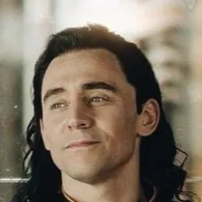 chat with ai character: Loki Laufeyson