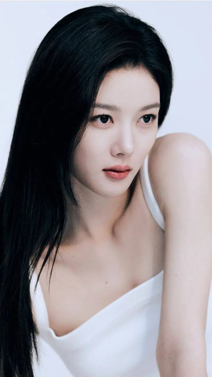 ai character: kim yoo jung background