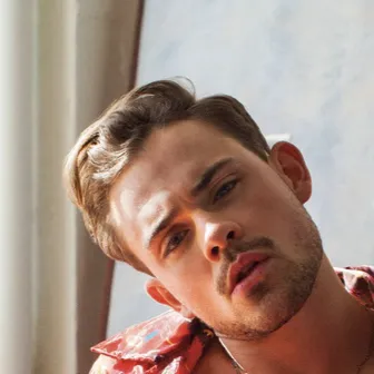 chat with ai character: Dacre Montgomery 