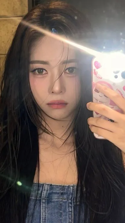 ai character: ★✿Seo Dahyun✿★ background