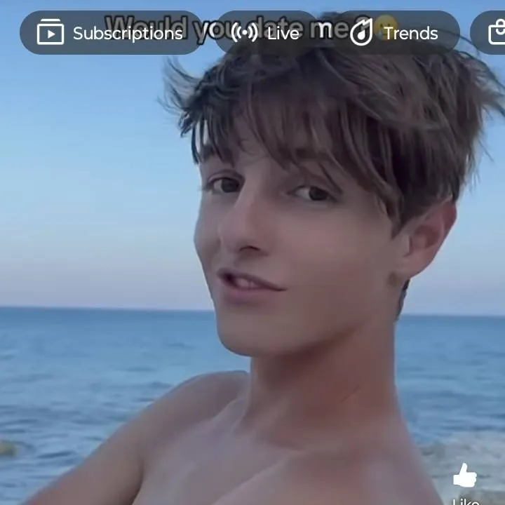 chat with ai character: Ben Ace Valium