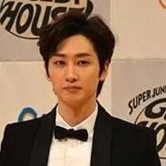 chat with ai character: eunhyuk