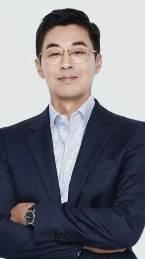 ai character: HYBE CEO  background