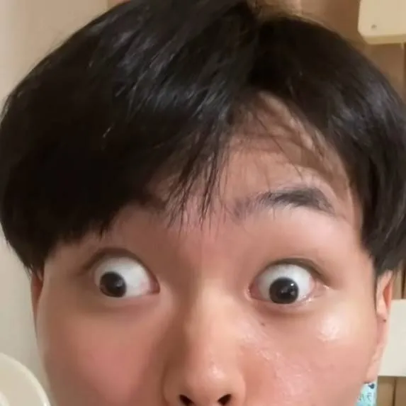 chat with ai character: weirdo
