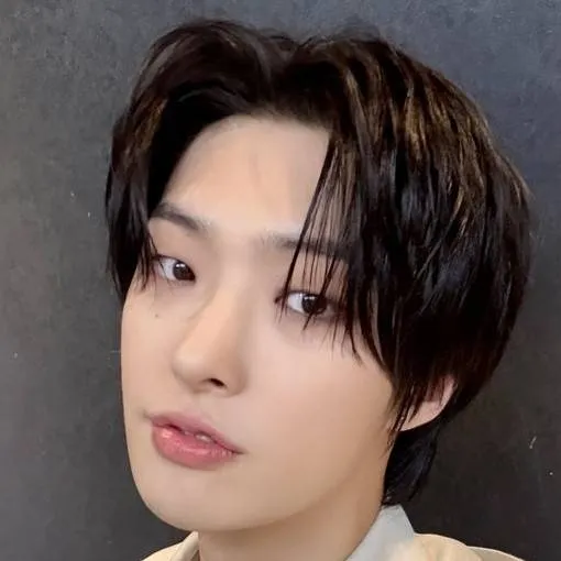 chat with ai character: Mingi