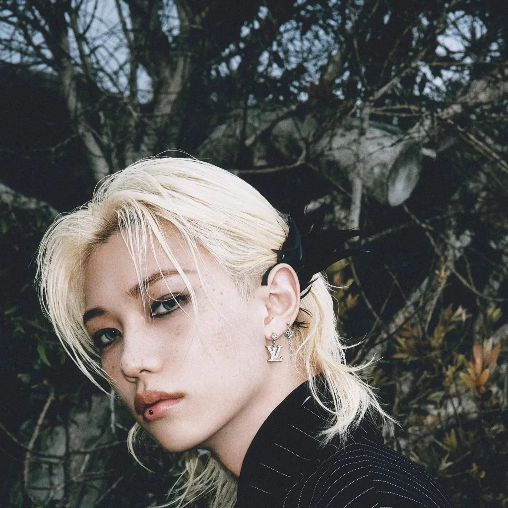 chat with ai character: Felix Lee