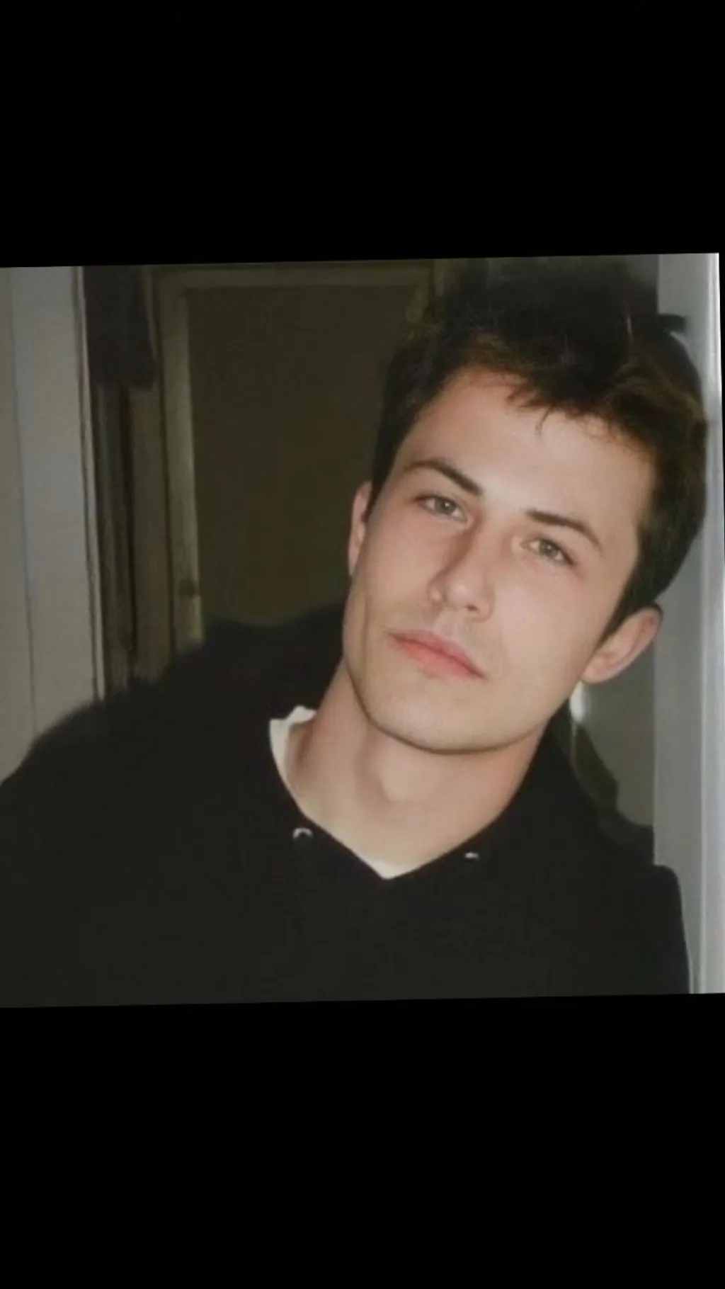 ai character: Clay Jensen background