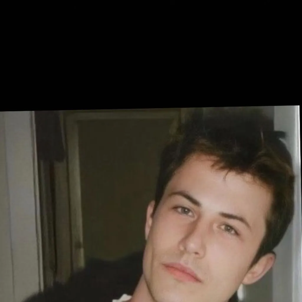 chat with ai character: Clay Jensen