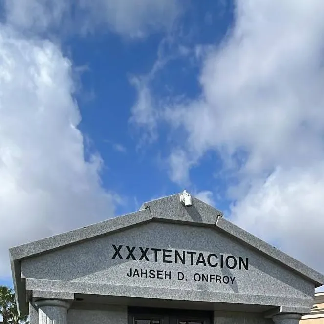chat with ai character: XXXTENTACION