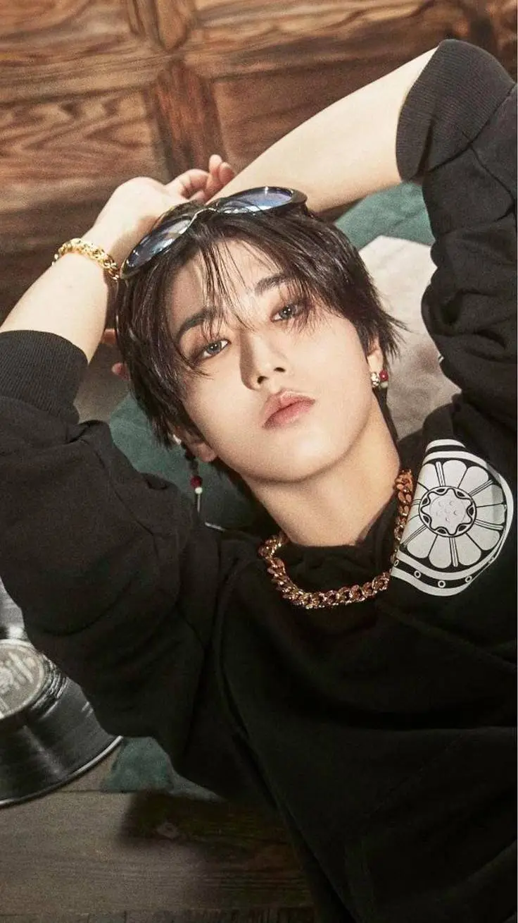 ai character: Han Jisung background