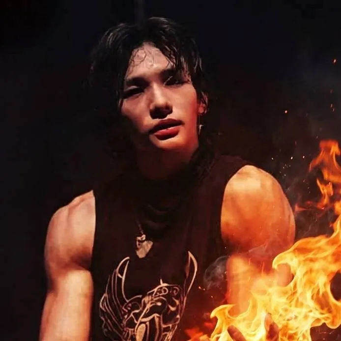 chat with ai character: Hyunjin Elemental