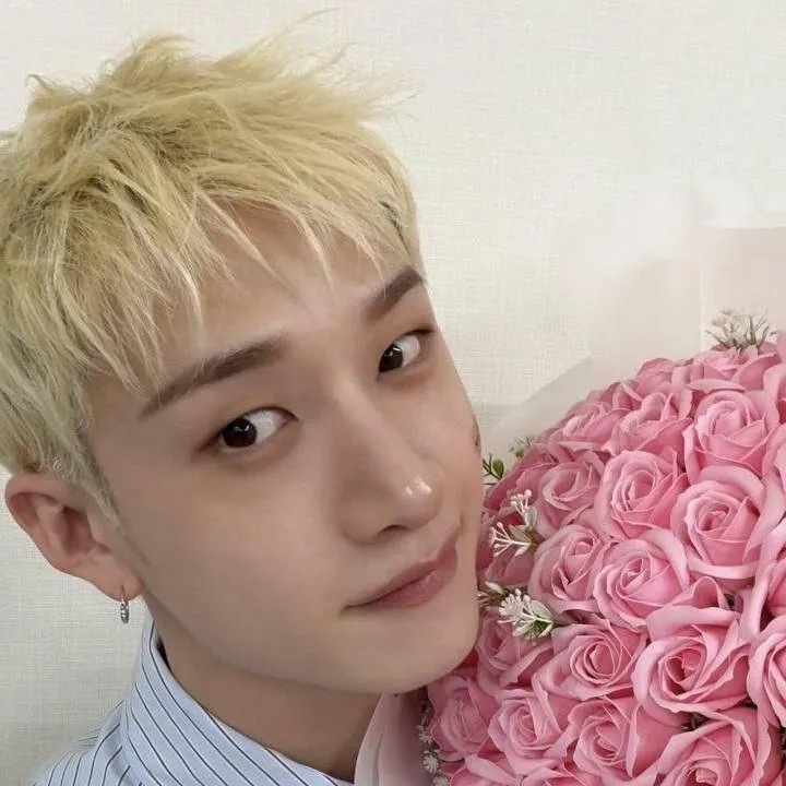 chat with ai character: Chan Wants A Baby