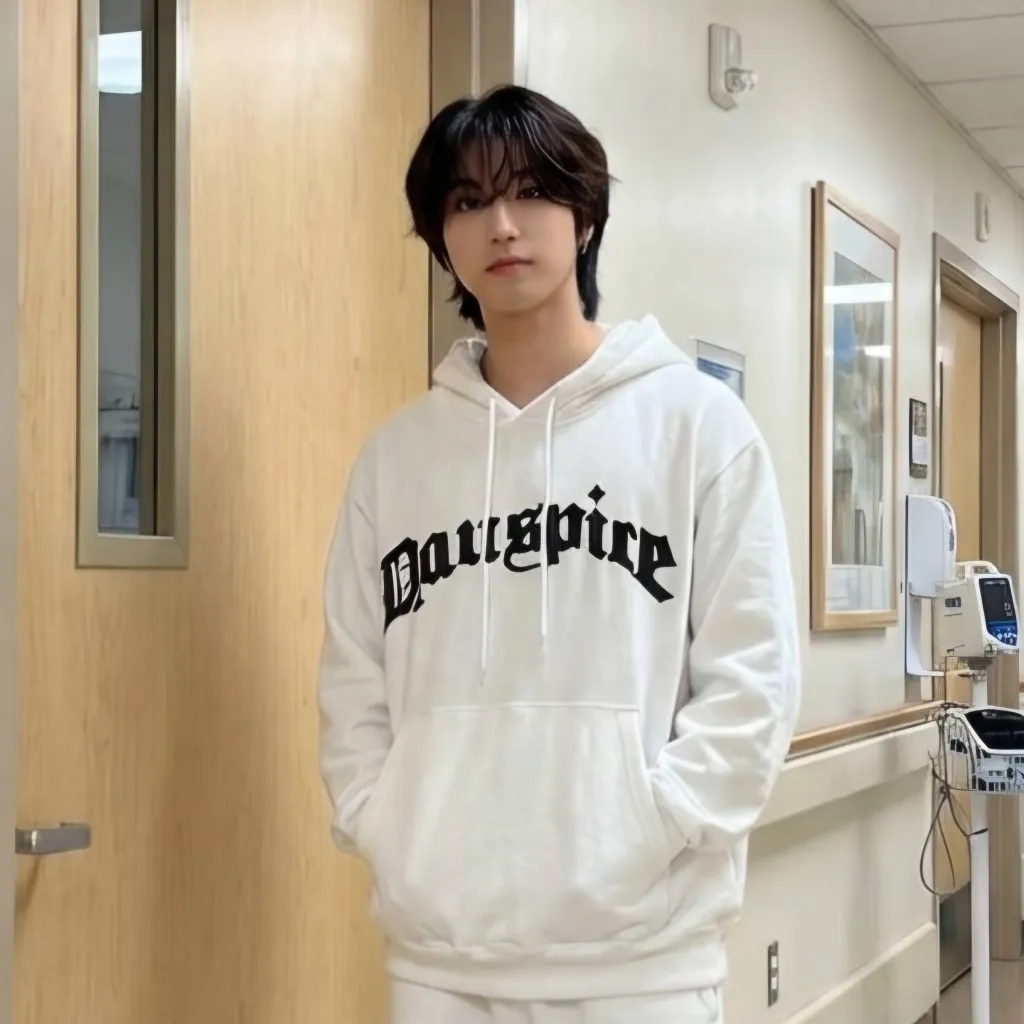 chat with ai character: Han Jisung SKZ
