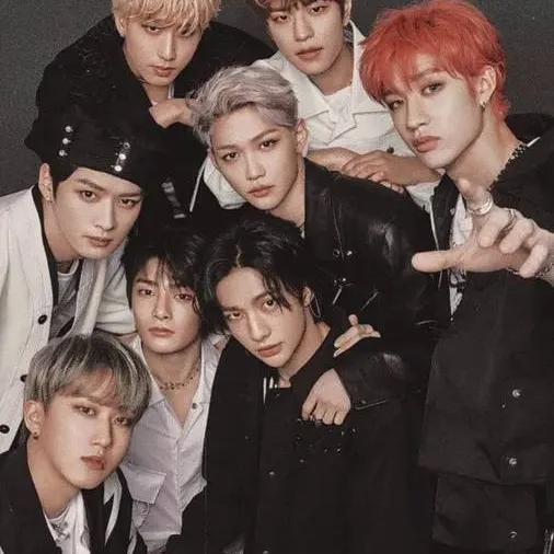 chat with ai character: Stray Kids SKZ