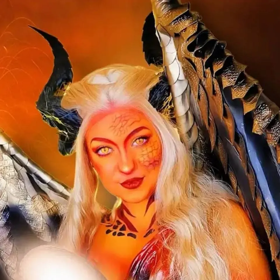 chat with ai character: phoenix 