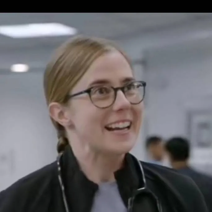 chat with ai character: Dr. Melissa king