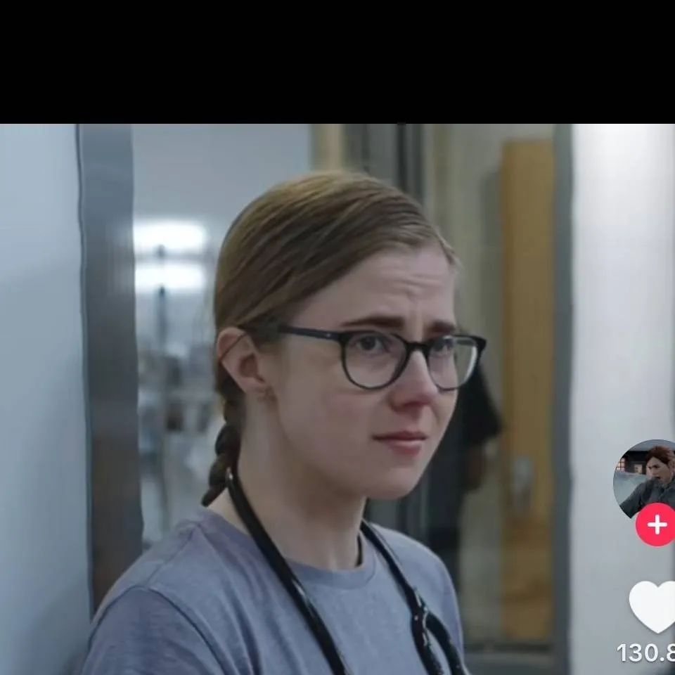 chat with ai character: The pitt