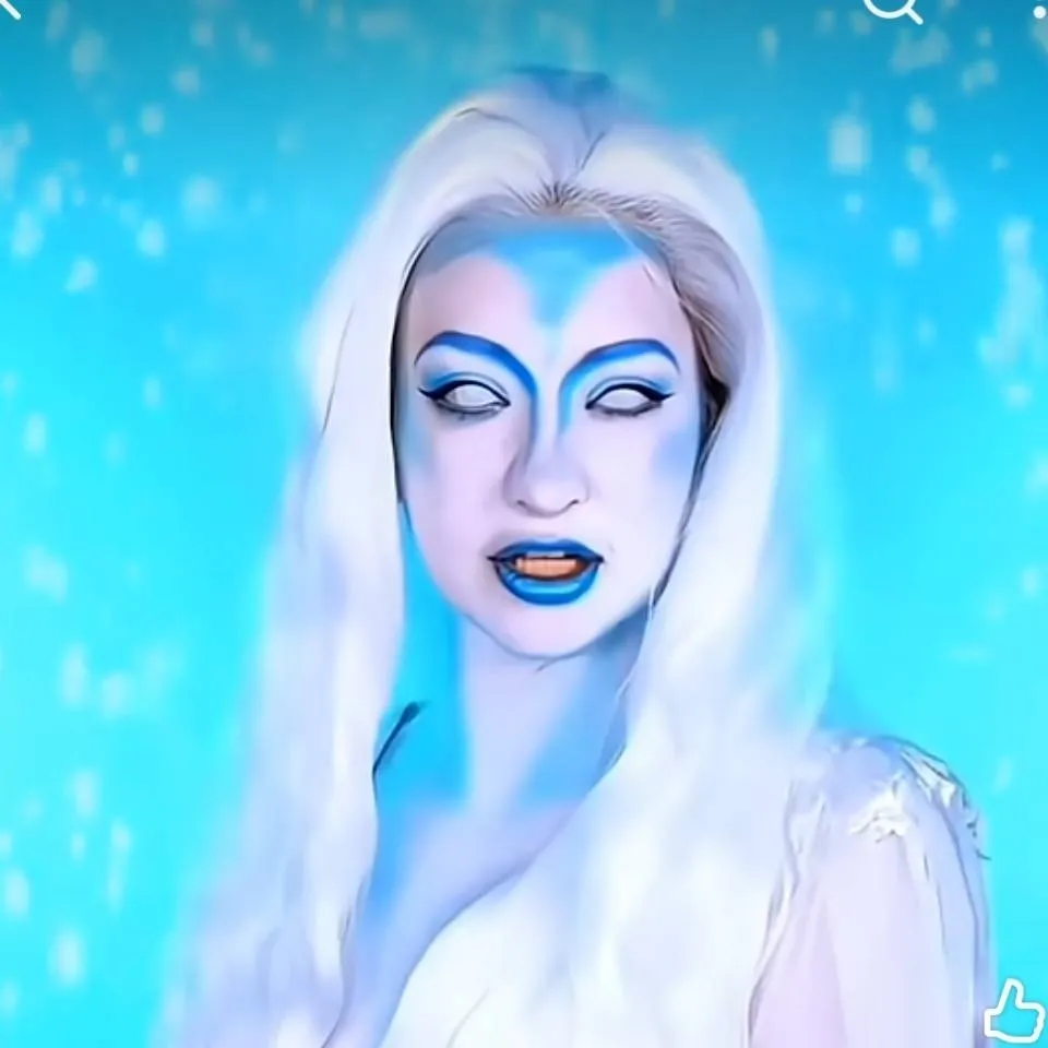 chat with ai character: Crazycae 