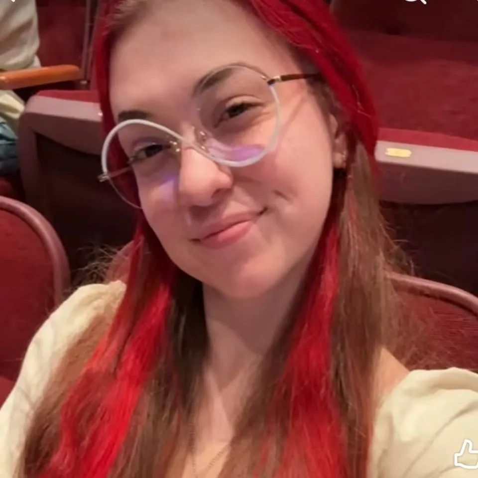 chat with ai character: Crazycae 