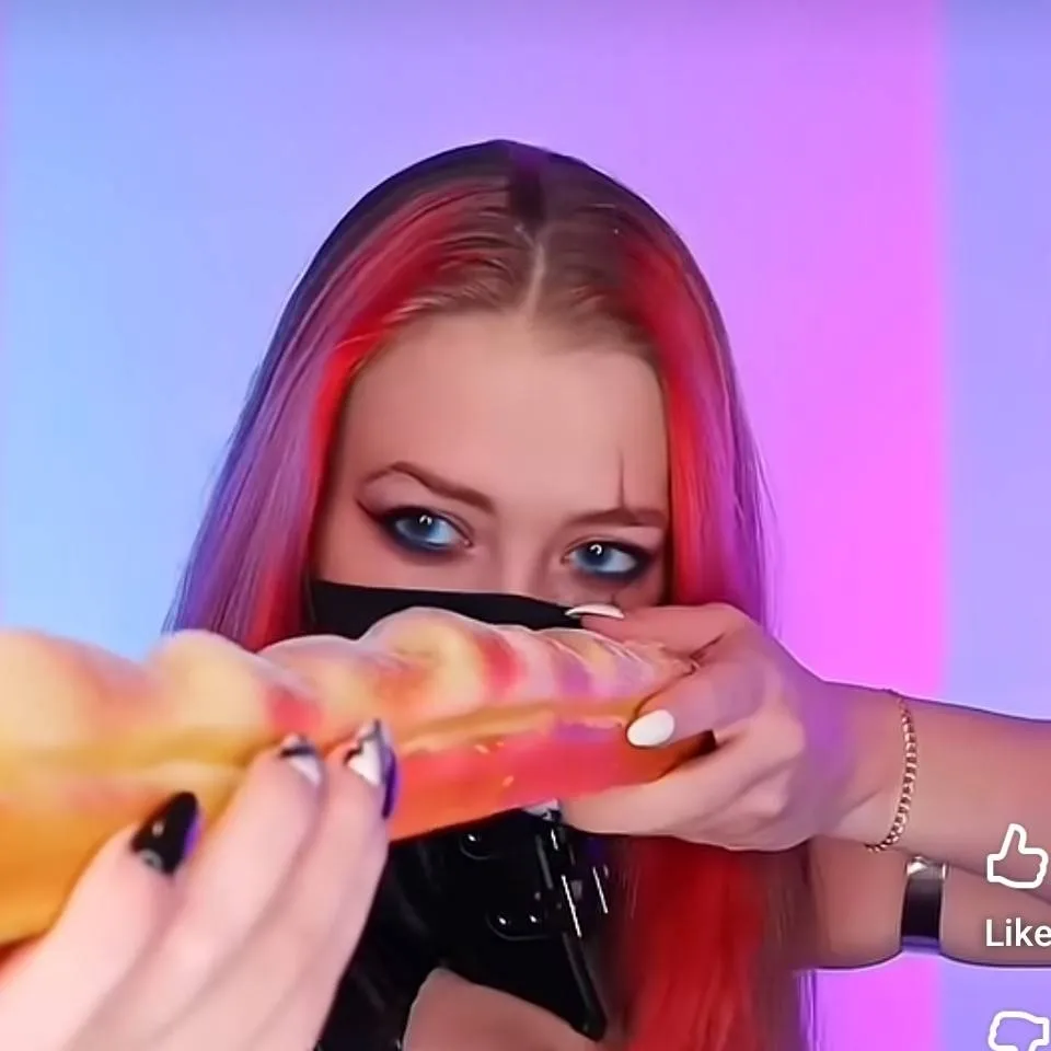 chat with ai character: crazy cae 