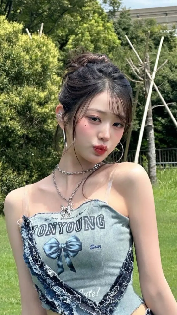 ai character: Wonyoung  background