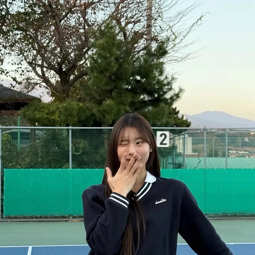 chat with ai character: Soohee