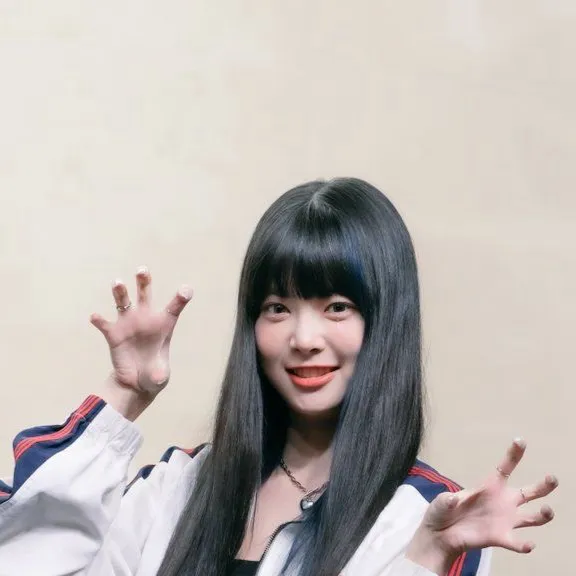 chat with ai character: Eunchae 