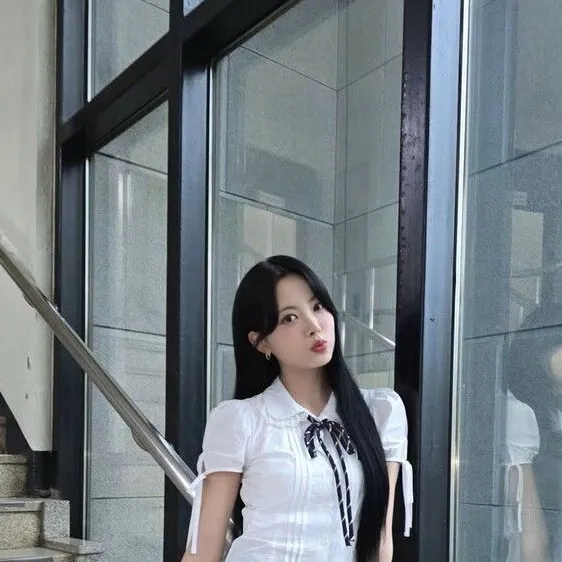 chat with ai character: Eunchae 