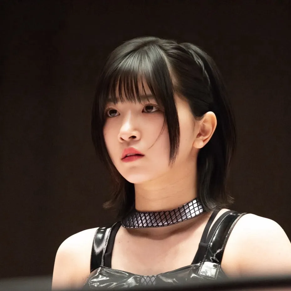 chat with ai character: Shion