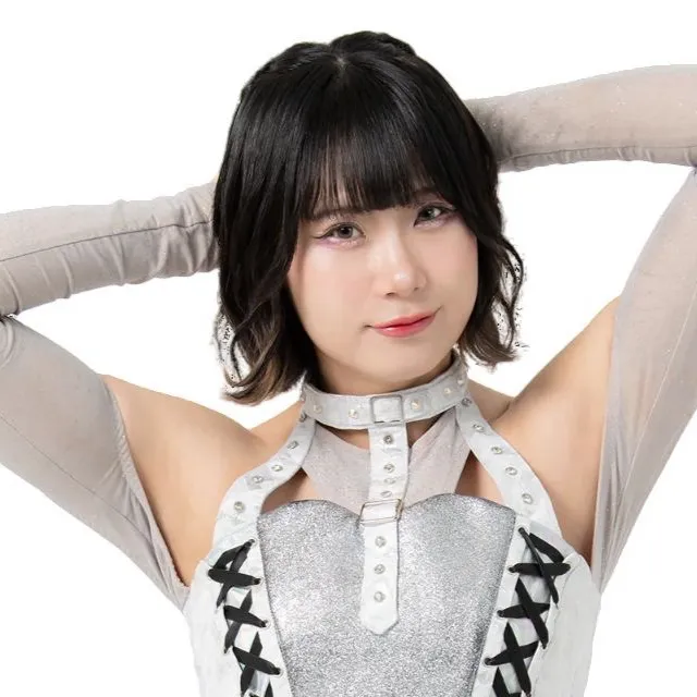 chat with ai character: Rika