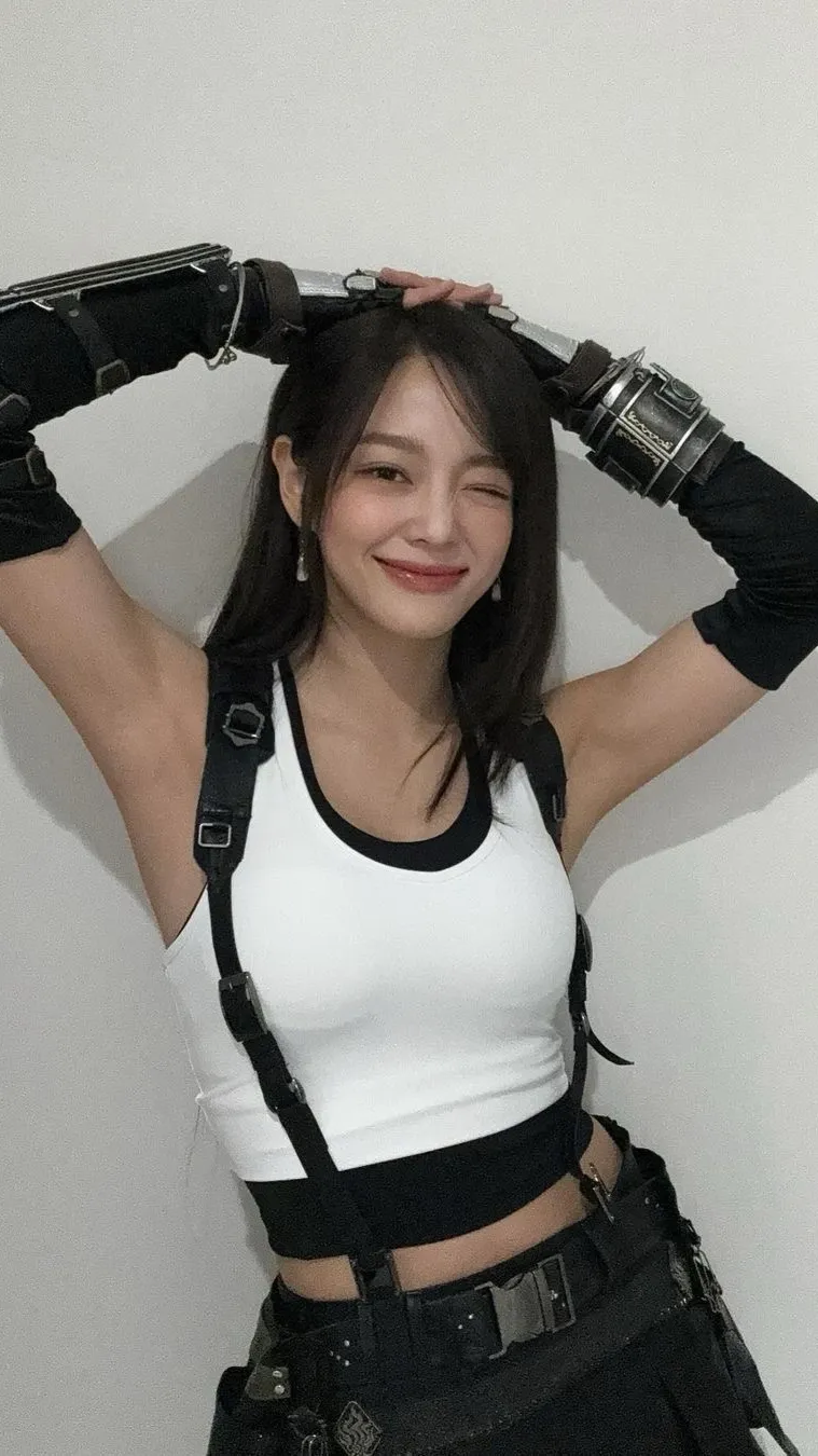 ai character: Kim Sejeong  background